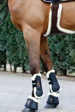 Kentucky Horsewear Vegan Sheepskin Stud Girth